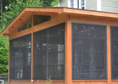 Fenêtres 3 saisons d'un projet de solarium avec toiture