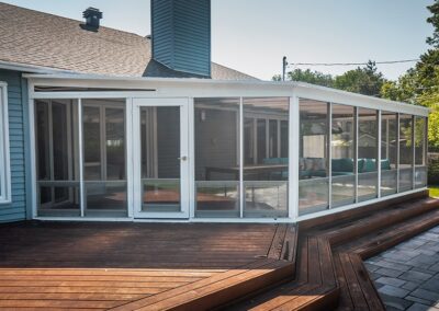 Fenêtre véranda avec porte extérieure