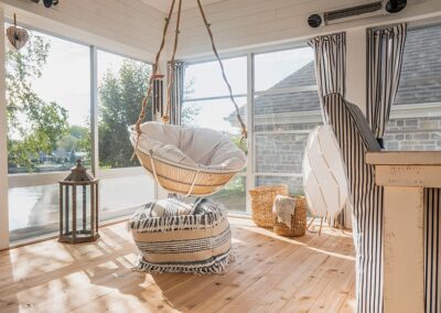 Intérieur d'un solarium avec fenêtres vérandas