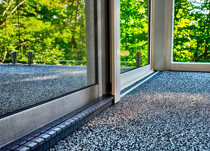 Moustiquaire rétractable horizontale et sans rail Moustiquaire rétractable horizontale et sans rail