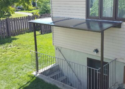 Auvent d'entrée pour sous-sol