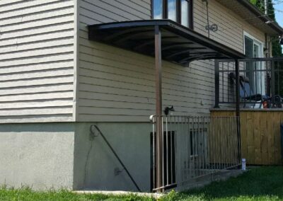 Auvent d'entrée pour sous-sol