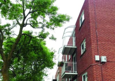 Abris pour balcon d'immeuble locatif ou multilogement - Division commerciale Tendal