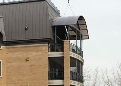 Installation d'un large abri pour condo - Division commerciale Tendal