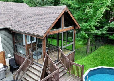 Solarium extérieur avec demi-mur en fenêtre AIKA