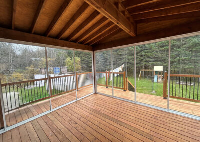 Fermeture semi-complète d'un patio avec AIKA